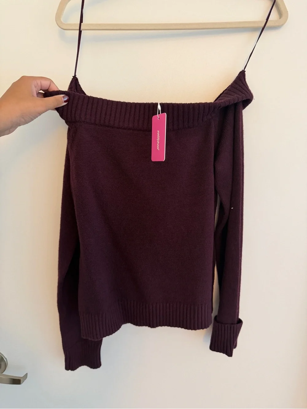 Edikted Off-Shoulder Sweater in Burgundy